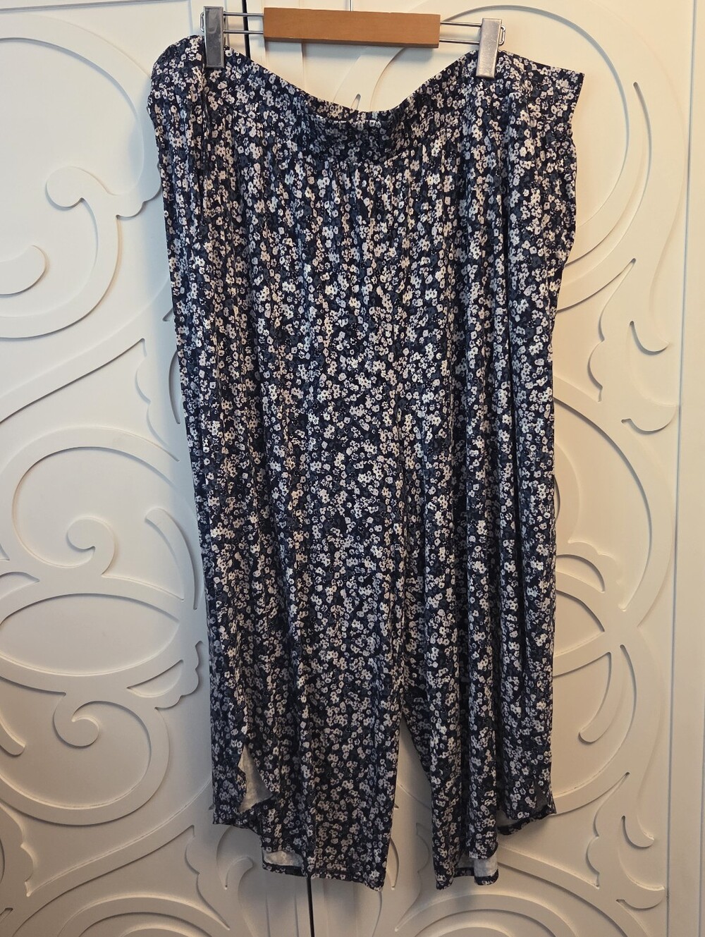 Penningtons Navy Floral Wide Leg Pants with White Blooms - 3X